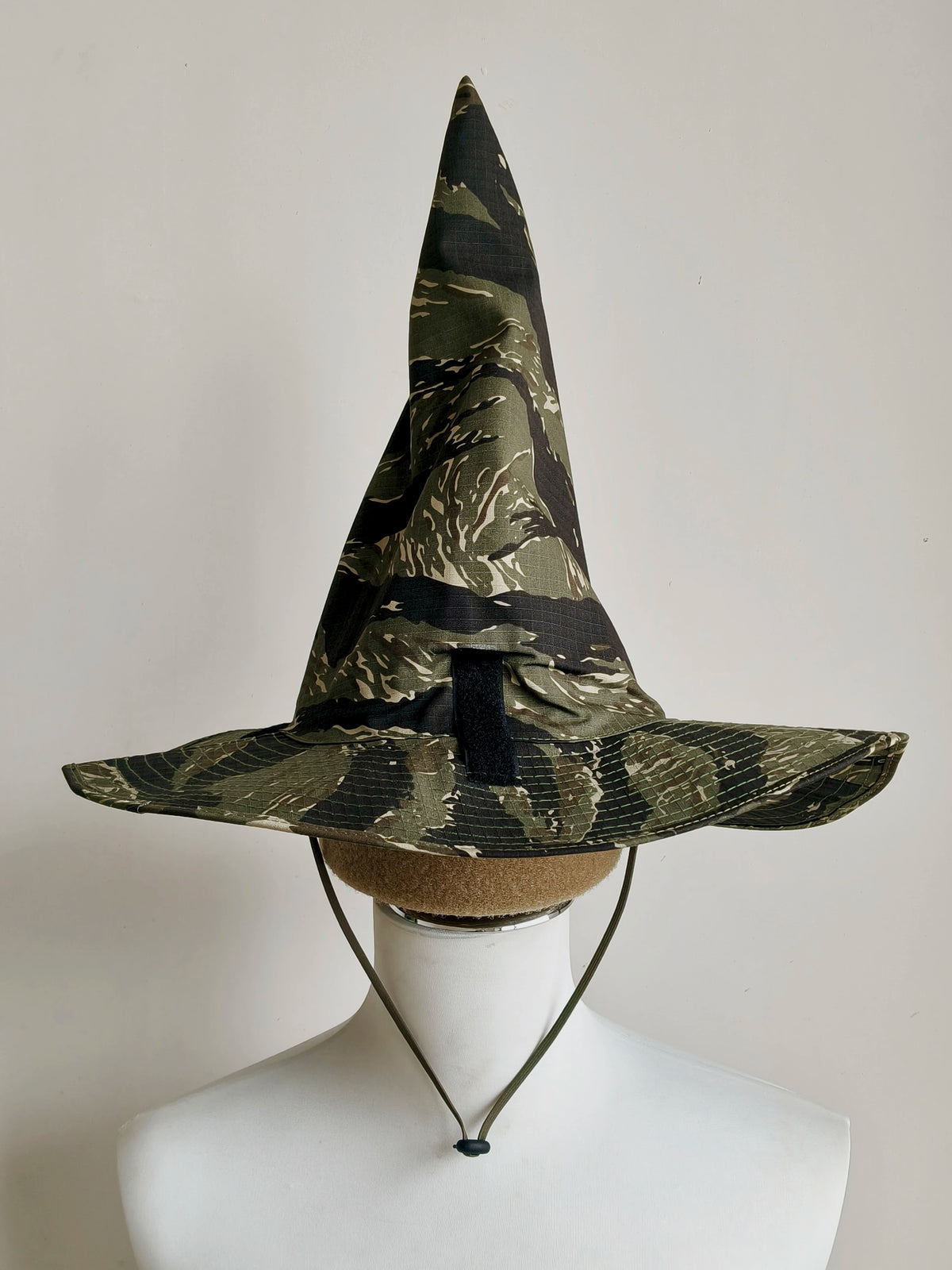 Tactical Camouflage Magic Hat Airsoft Wide-Brimmed Sun Hat Men's Outdoor Sports Boonie Camo Hat CS Halloween Cosplay Equipment